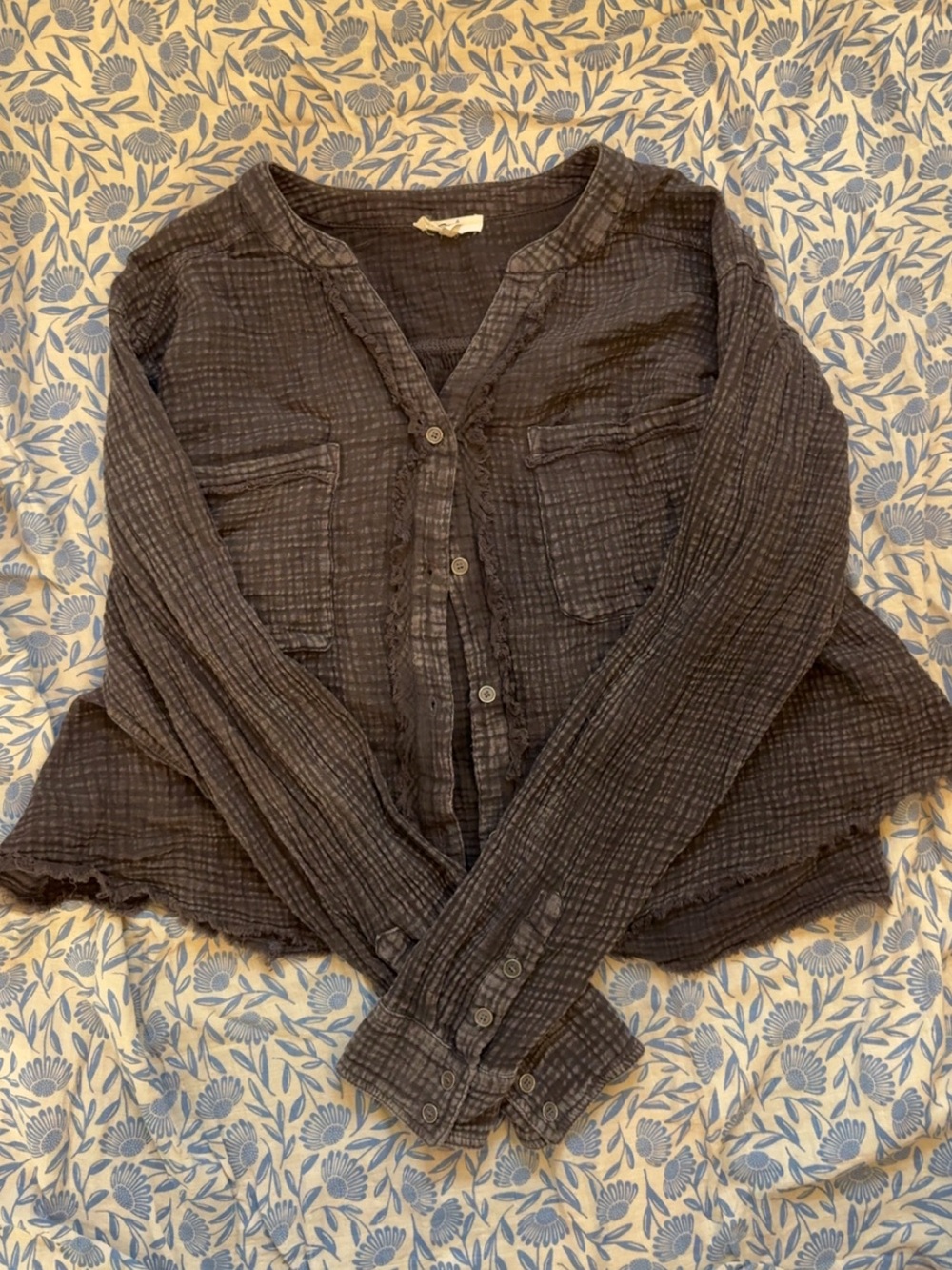 Easel 100% Cotton Gauzy Boxy
Button Up Shirt